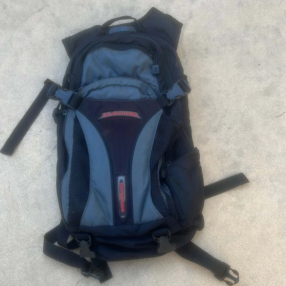 Dakine nomad pack